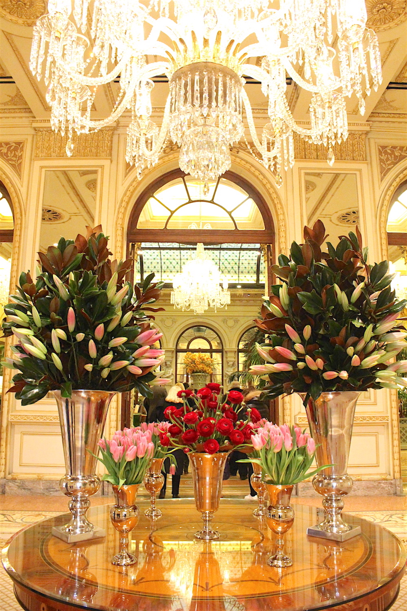 New-York-The-Plaza-Hotel-Entry-flowers