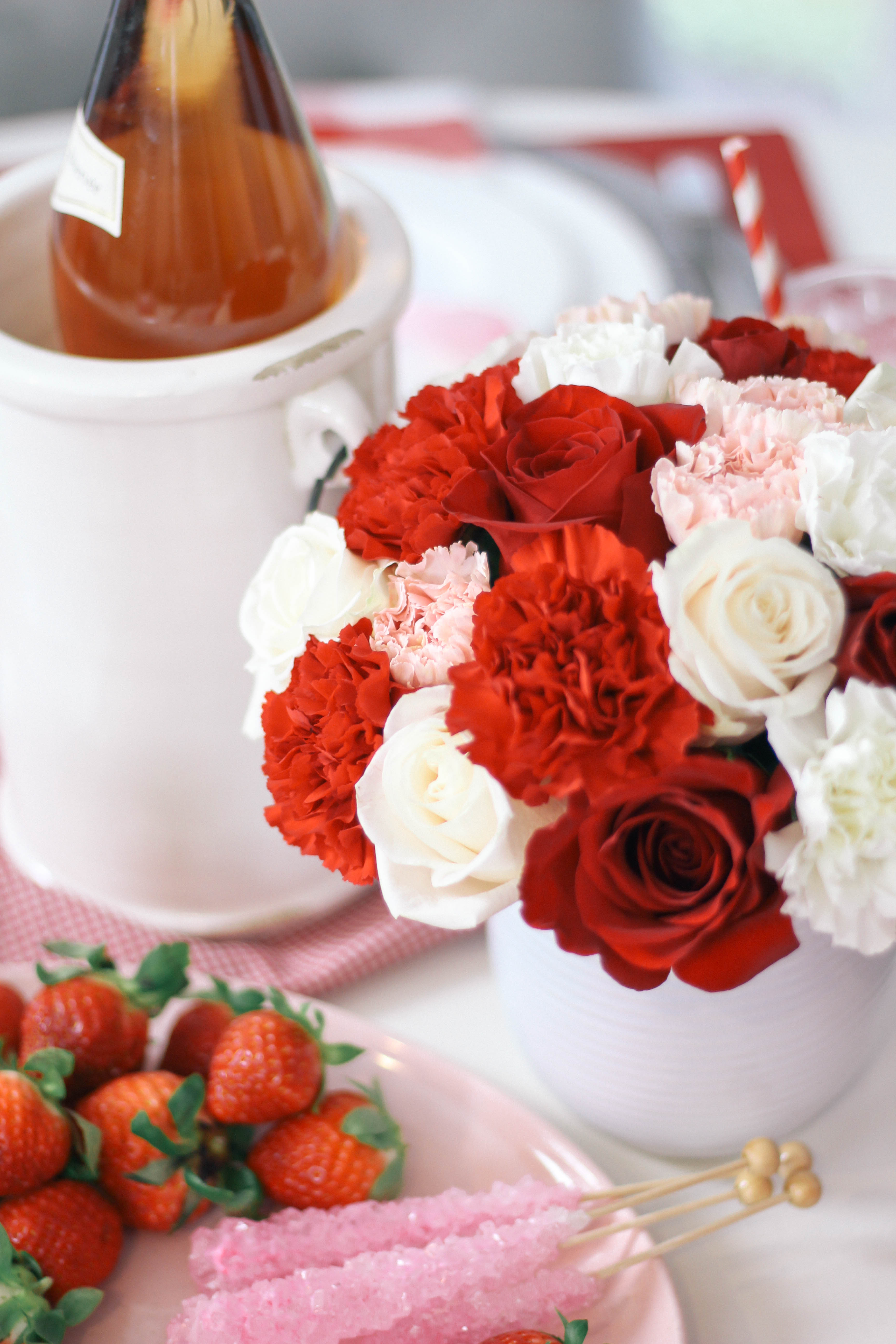 Valentines-Day-Tablescape-Decor-Ideas-1