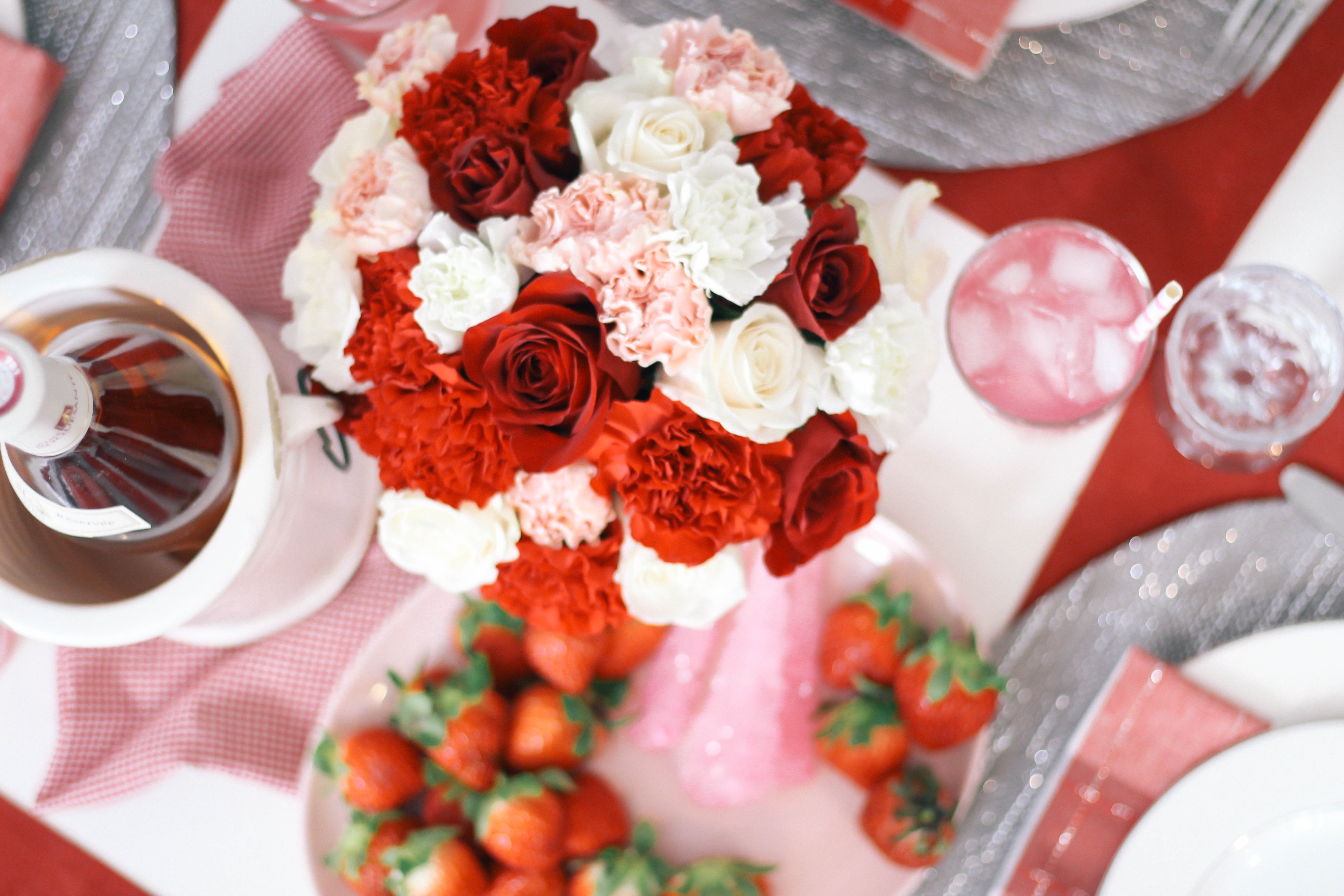 Valentines-Day-Tablescape-Decor-Ideas-24