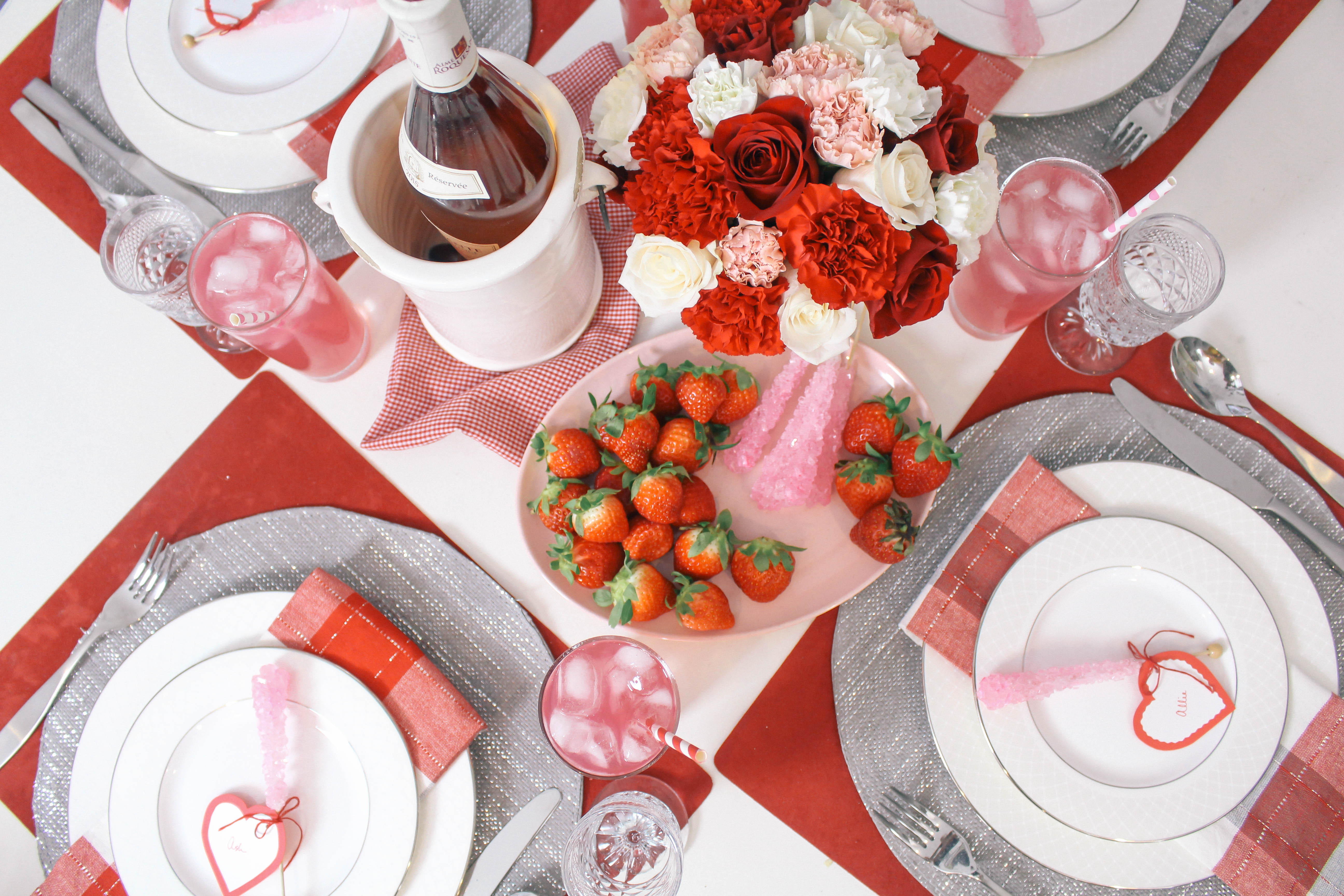 Valentines-Day-Tablescape-Decor-Ideas-27