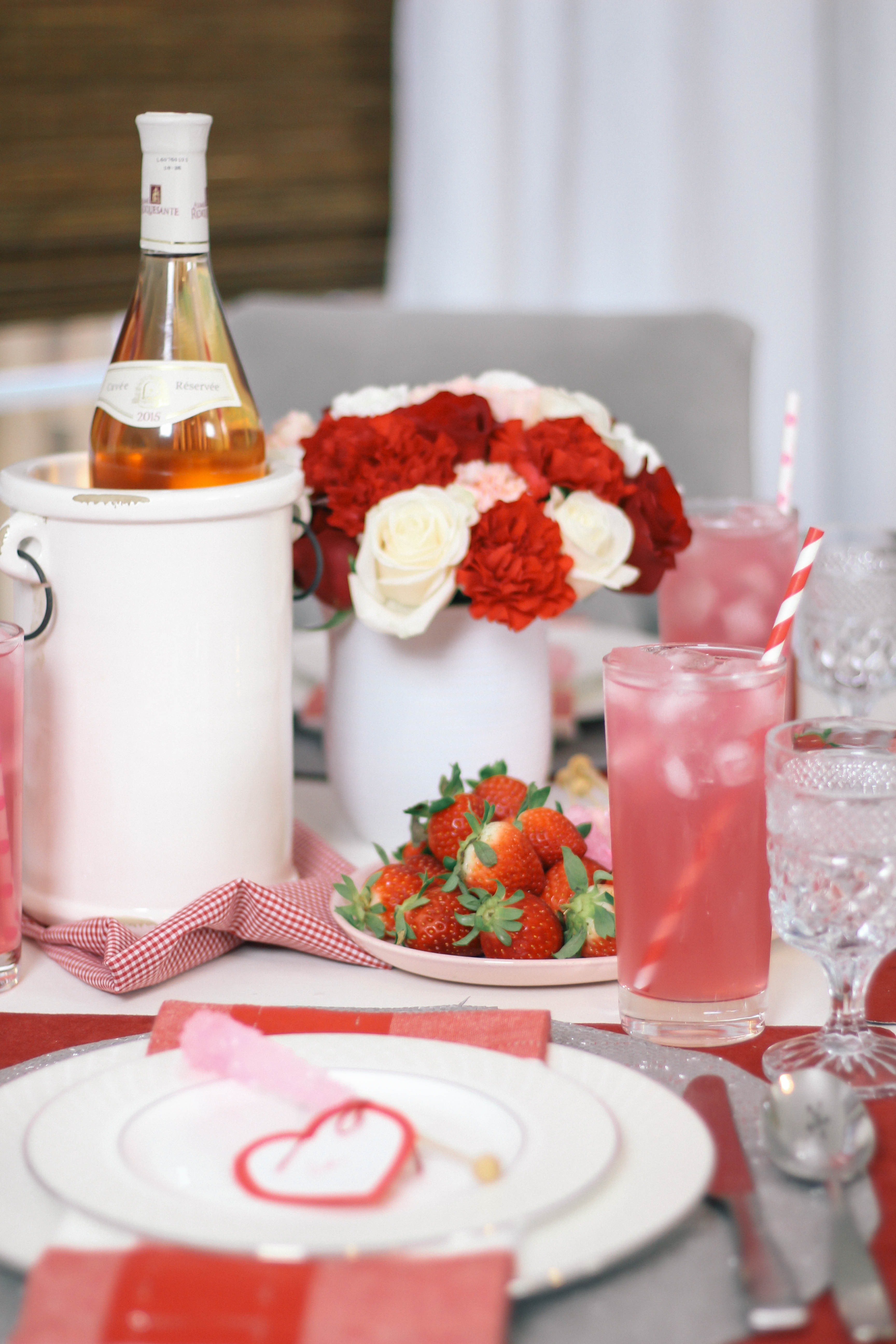 Valentines-Day-Tablescape-Decor-Ideas-3
