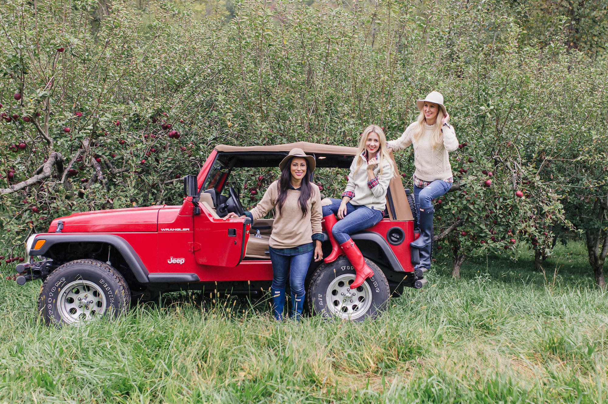 2002-Jeep-Wrangler-Photoshoot-Apple-Orchard-Picking-Fall-Photos