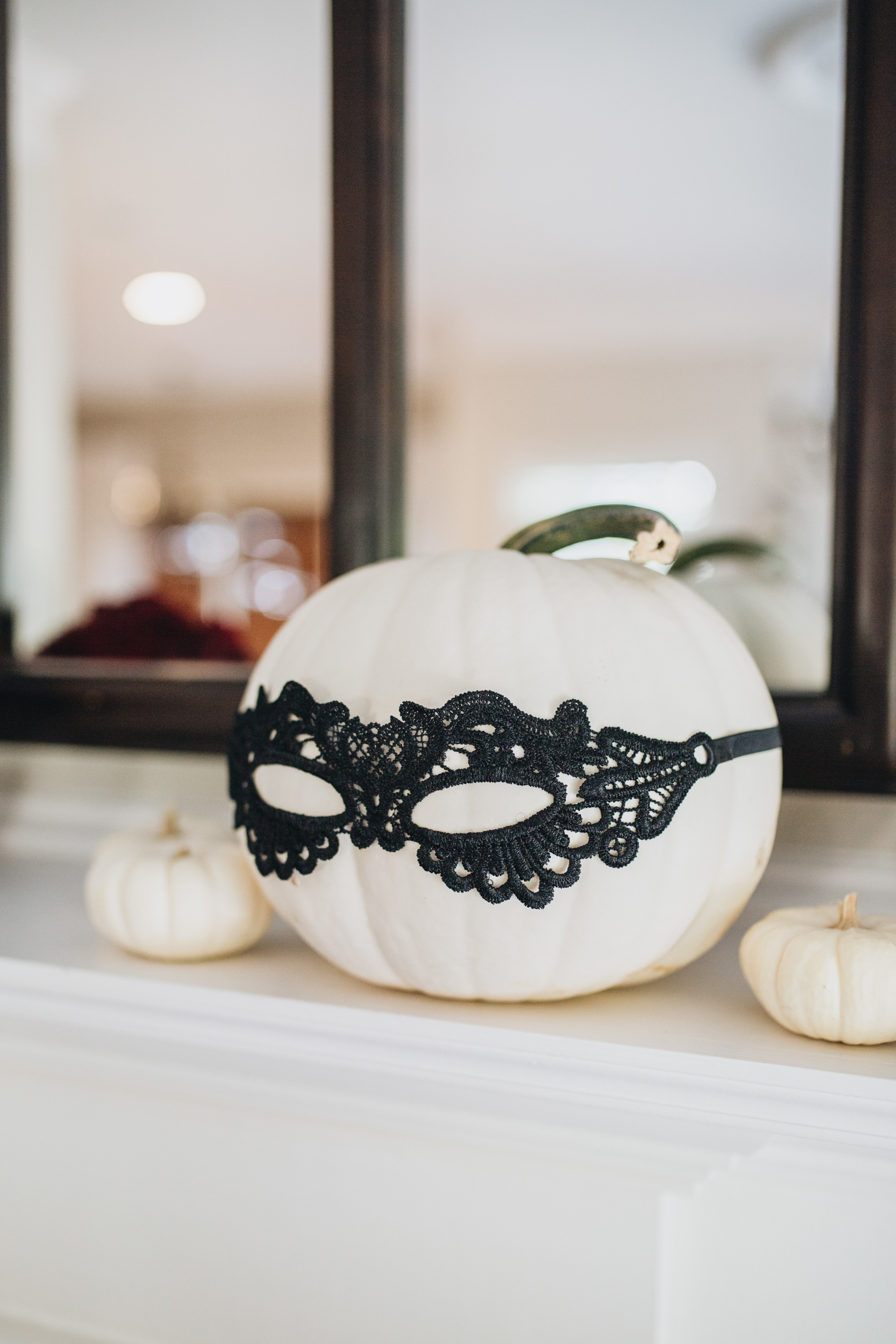 Elegant-Halloween-Red-Black-Tablescape