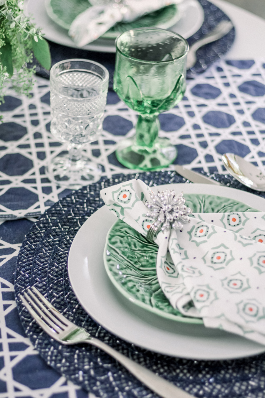 3 Easy Summer Tablescape Tips - Peachfully Chic