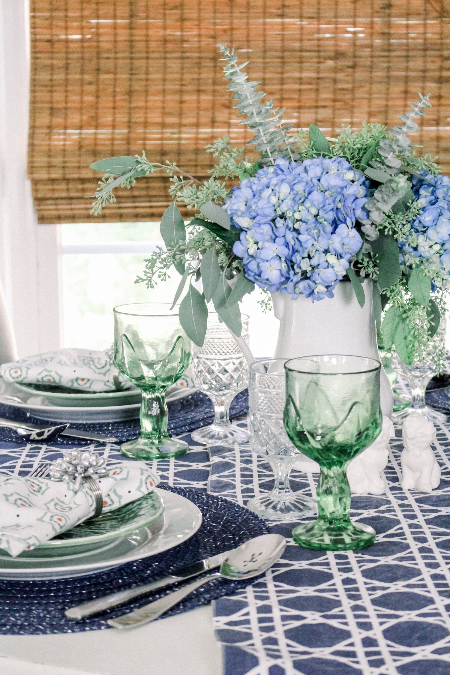 Blue_and Green_Summer_Tablescape_Tips