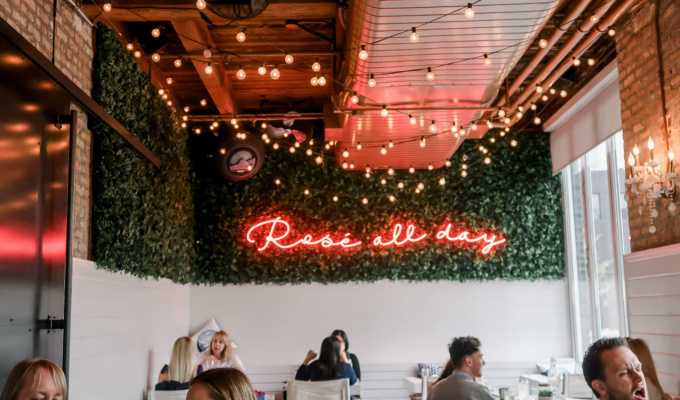 Hampton-Social-Chicago-Places-to-Eat