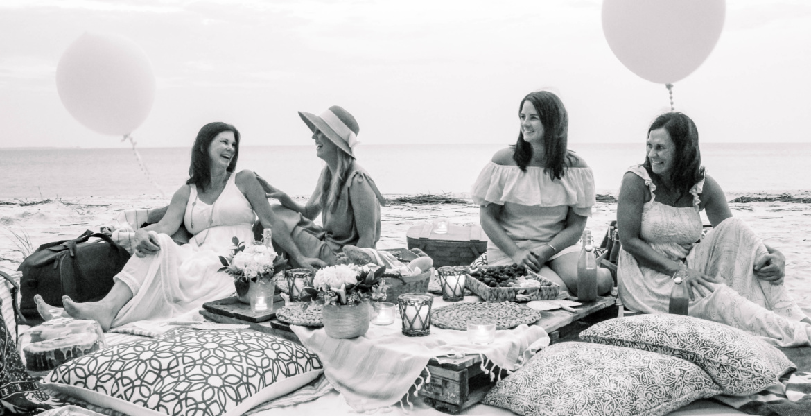 Birthday-Beach-Dinner-Picnic-Group
