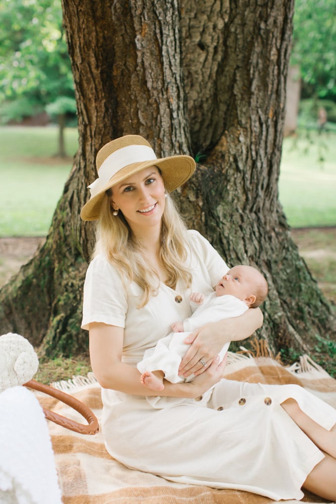 Atlanta-Blogger-Photographer-Duck-Pond-Newborn-Picnic-27-Allison-Cawley