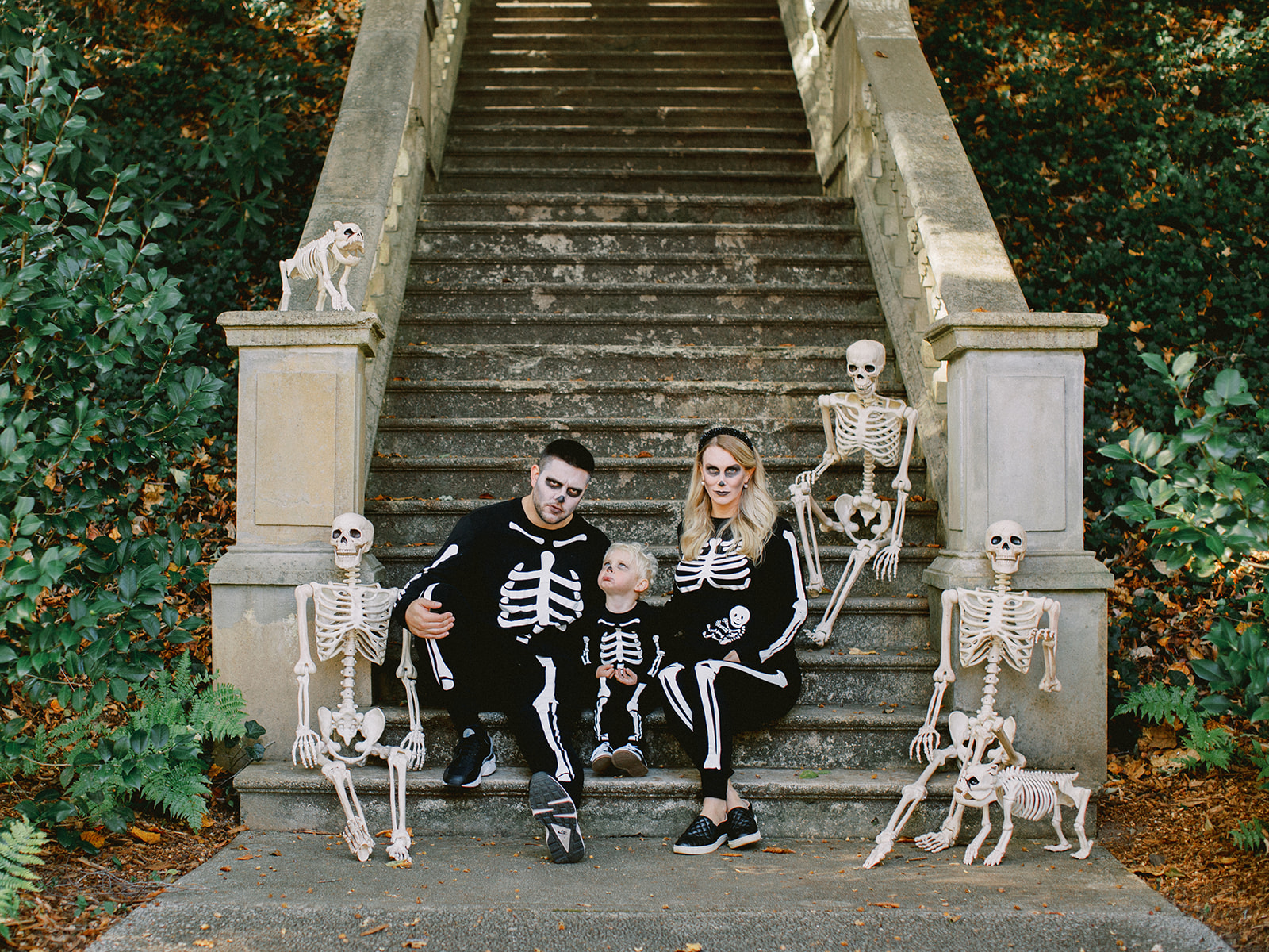 Family deals skeleton costumes